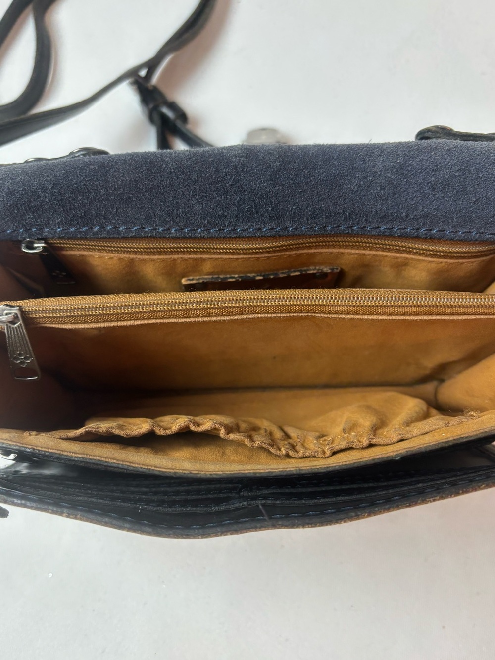 Patricia Nash Bianco Floral Smooth Leather Crossbody Organizer Bag - Picture 6 of 11